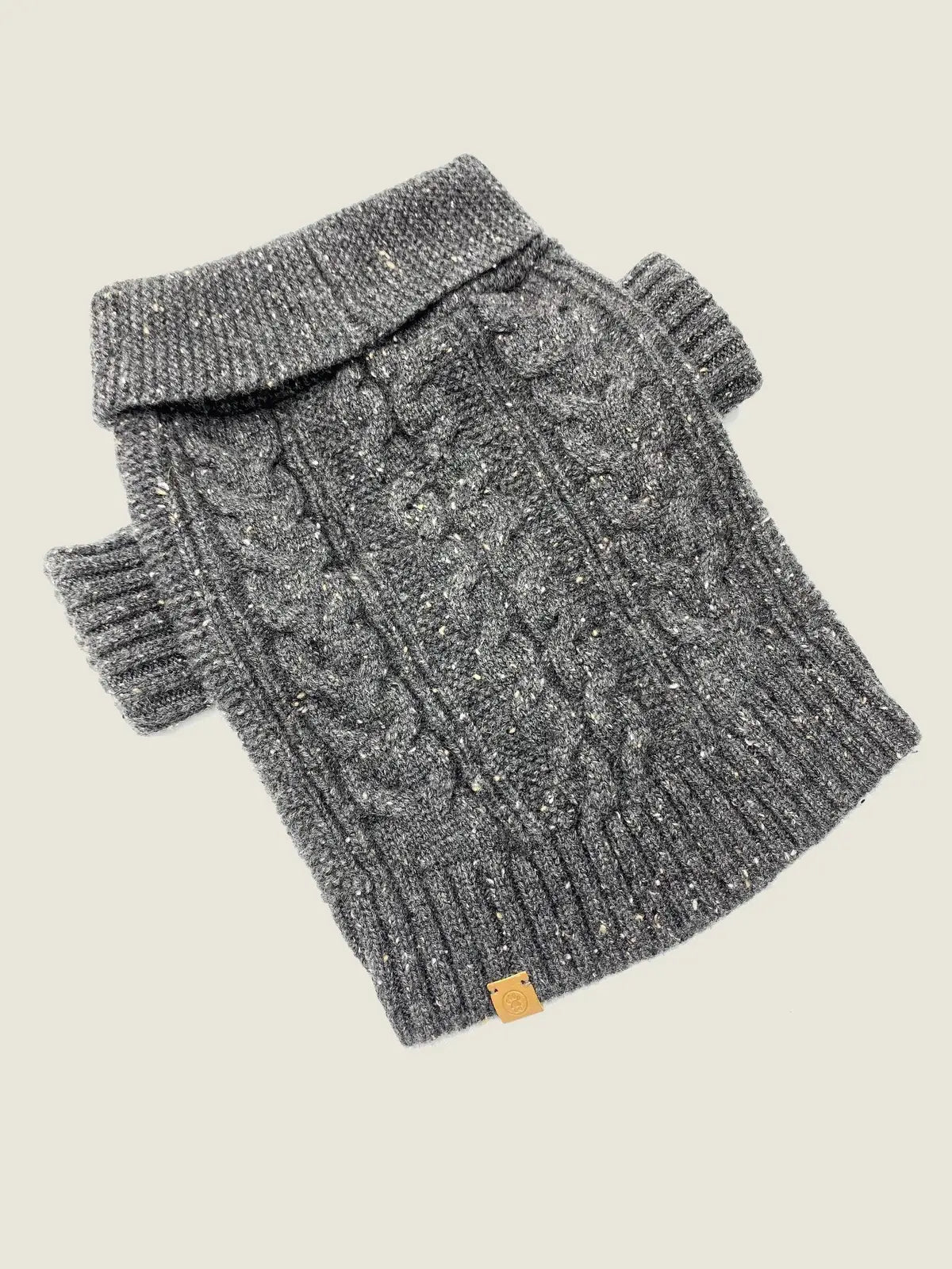Stylish charcoal dog cardigan in soft 100% cashmere, featuring a shawl collar and cable-knit design.
