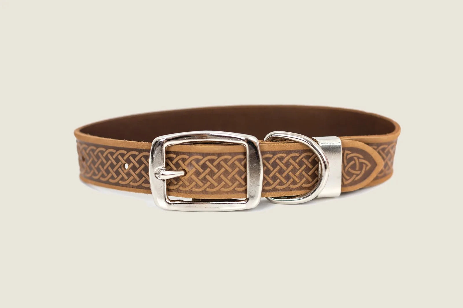 Bark brown leather dog collar with Celtic design and silver metal buckle. Perfect for stylish everyday wear.