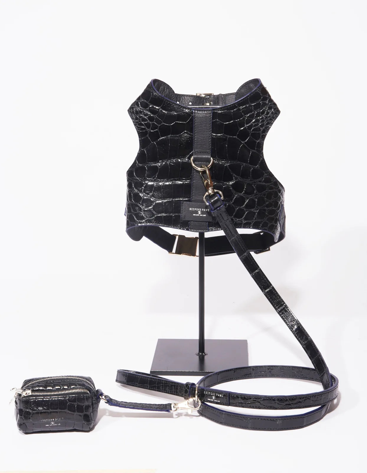 Black Patent Alligator dog leash and matching waste pouch, featuring a durable design and alligator pattern.