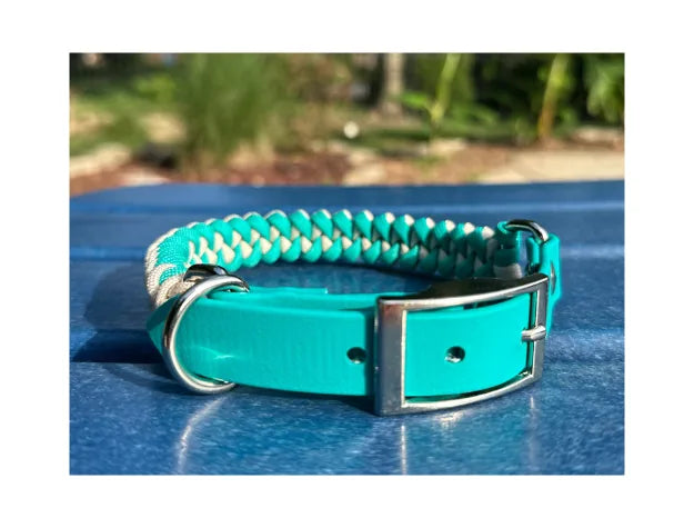Fishtail hand-braided dog collar in teal and cream with durable nickel-plated hardware and BioThane® adjustable fitting.