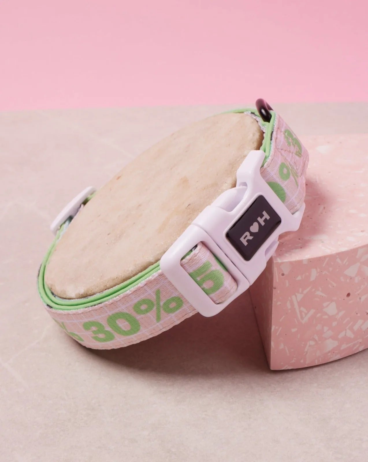 Matcha sugar level dog collar in pastel colors with adjustable neoprene lining and a white buckle detail.