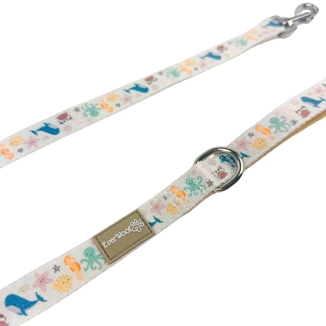 Colorful Sea la vie leash featuring marine life patterns on durable polyester, with a zinc alloy clip and neoprene handle.