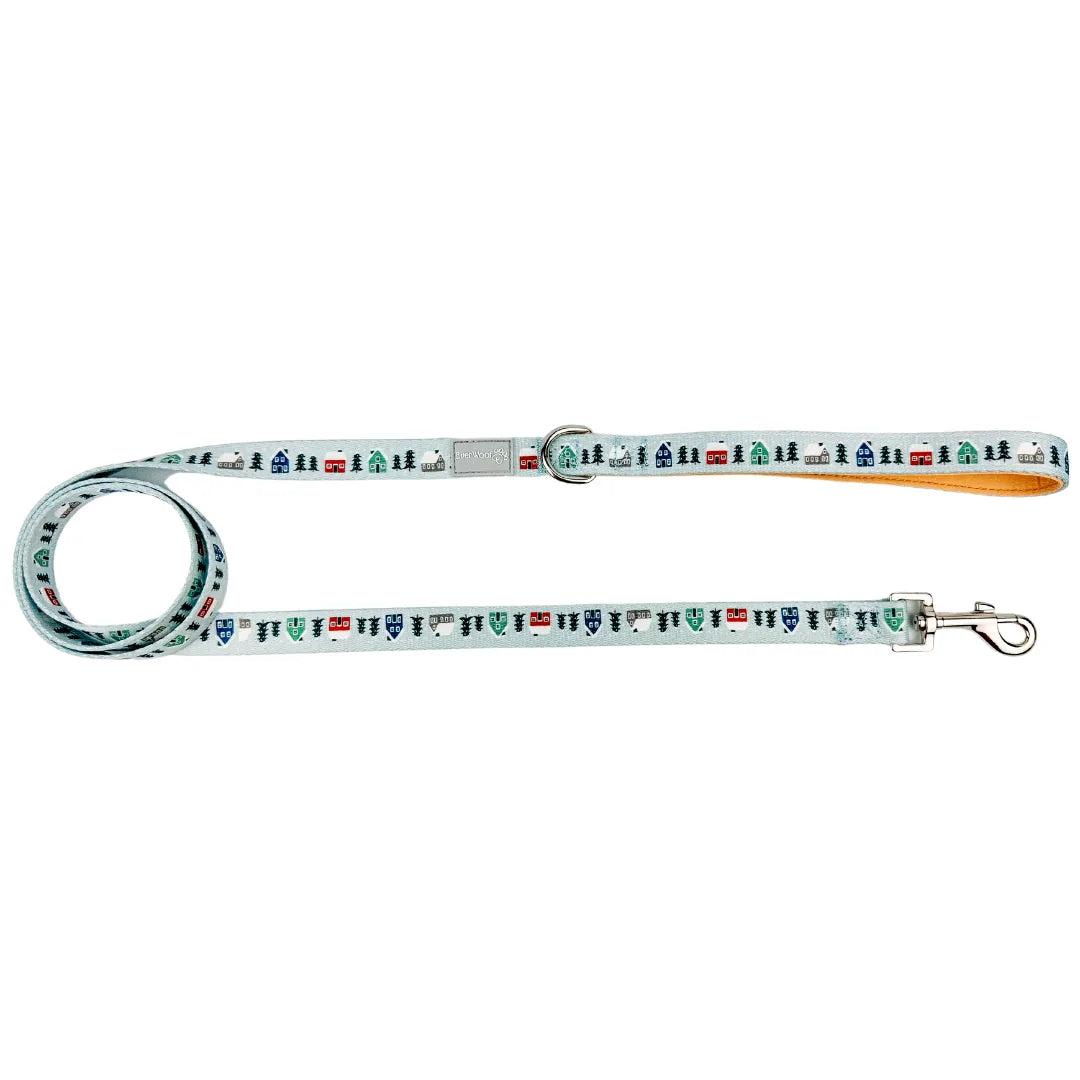 Snowy Slopes leash by EverWoof, featuring a nature-inspired pattern on durable polyester webbing.