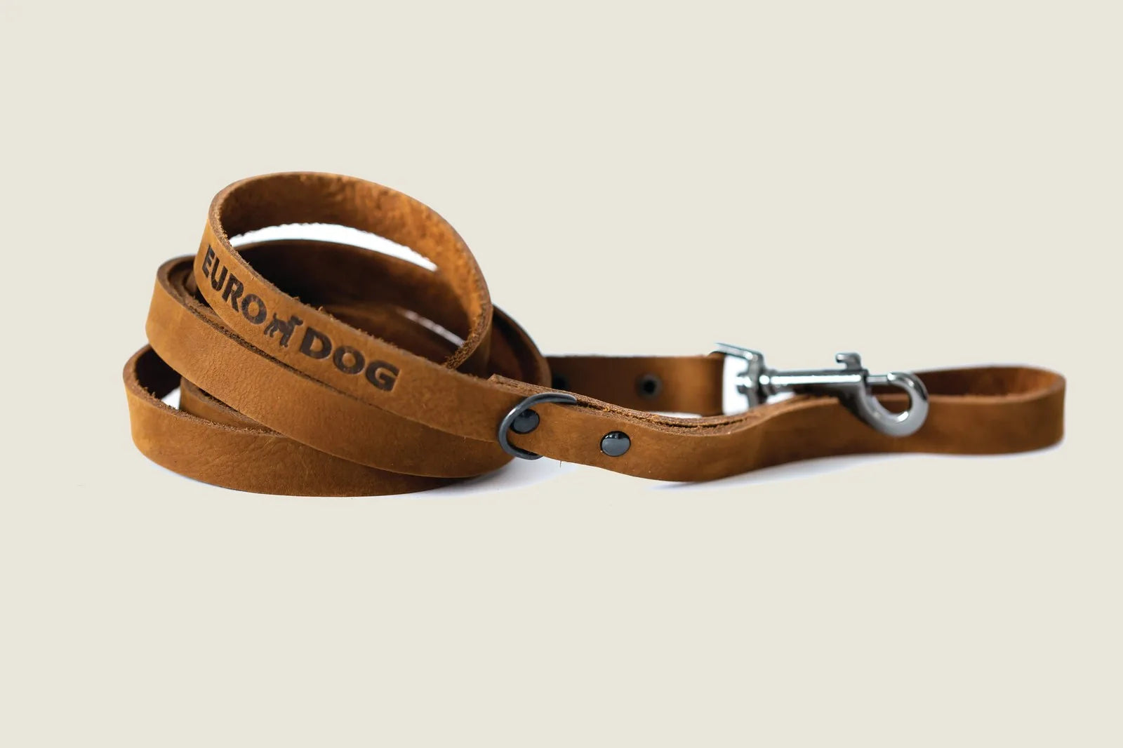 Sport Style Earth Brown Leather Leash featuring durable full-grain leather and sleek all-black hardware.