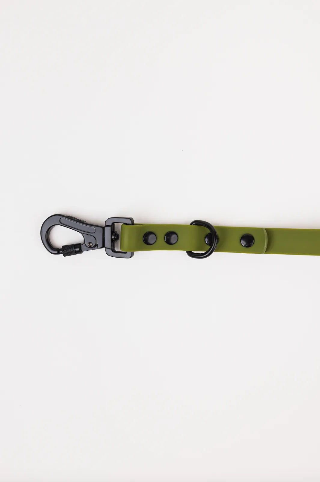 Adjustable olive green dog leash with durable black locking carabiner and smooth attachment for outdoor dining.